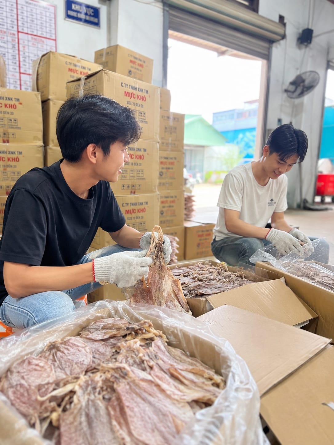 CẦN 5 NAM ĐÓNG GÓI HẢI SẢN KHÔ