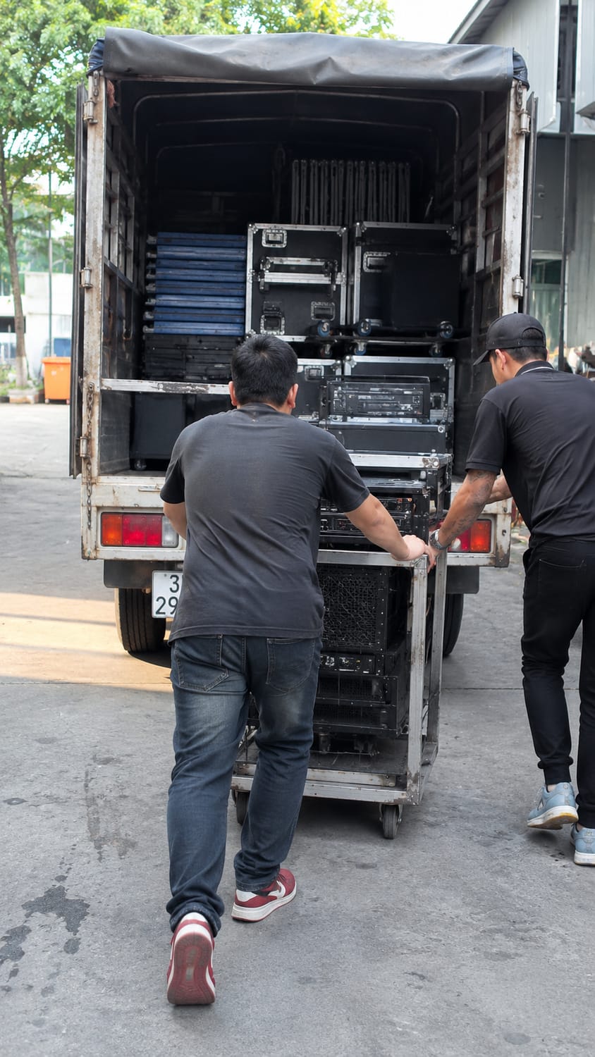 TUYỂN TÀI XẾ XE TẢI CHỞ HÀNG - BẰNG B2