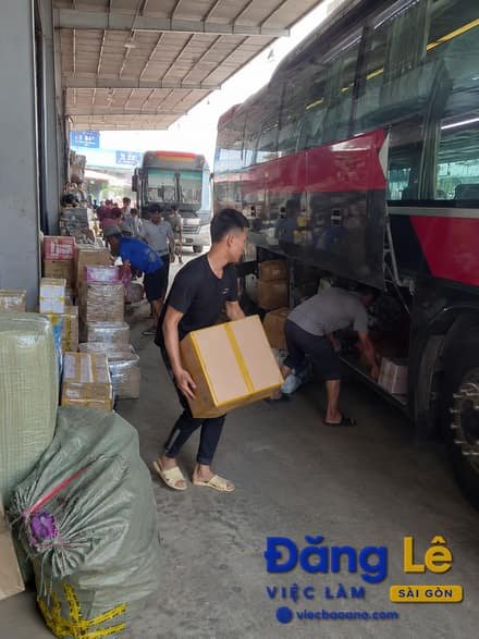 CHÀNH XE TUYỂN NAM PHỤ BỐC HÀNG