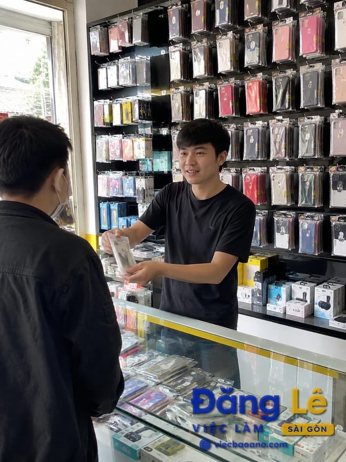 CẦN NAM BÁN HÀNG PHỤ KIỆN ĐIỆN THOẠI
