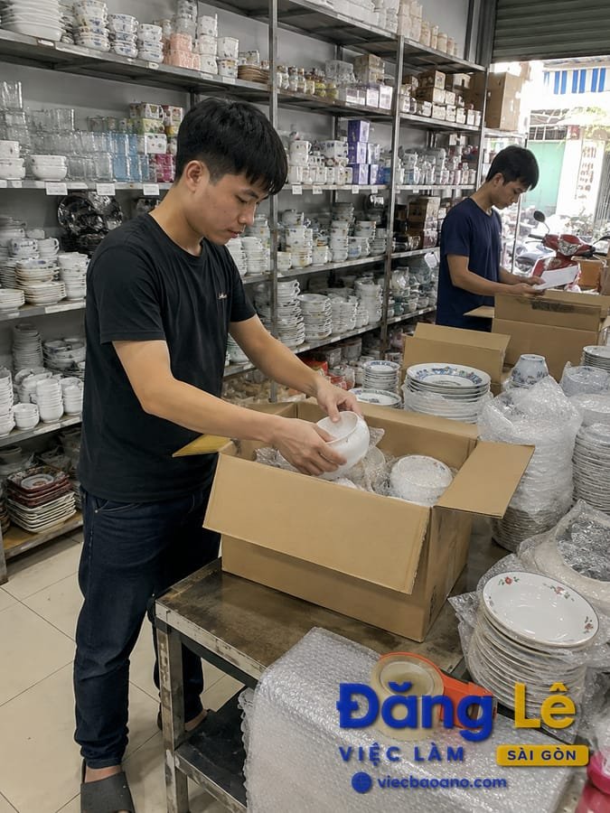 CẦN NAM PHỤ KHO SOẠN HÀNG CỬA HÀNG CHÉN DĨA