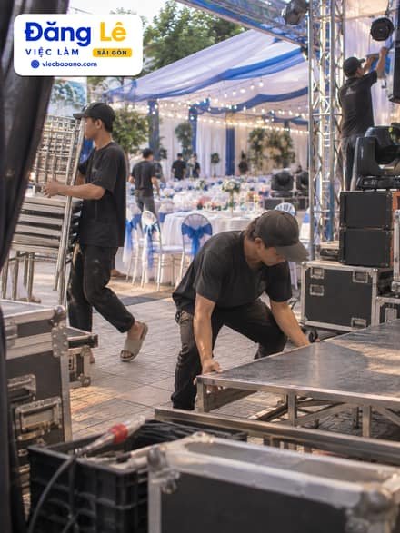 NHÂN VIÊN PHỤ TRANG TRÍ SỰ KIỆN