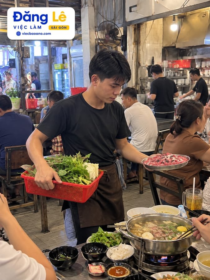 CẦN NHÂN VIÊN PHỤC VỤ QUÁN LẨU BÒ
