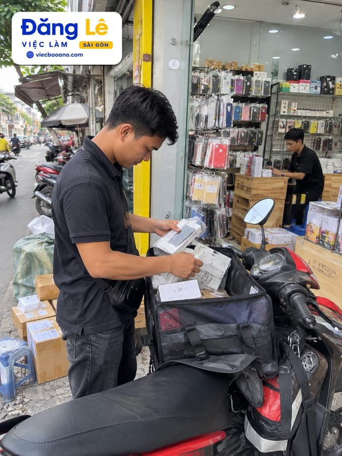GIAO HÀNG XE MÁY SHOP ĐỒ LINH KIỆN ĐIỆN THOẠI